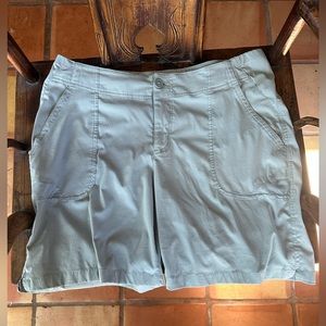 Columbia PFG Omni-Shield grey shorts 16